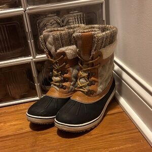 Stylish Boots with Brown and Black Accents